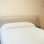 Otel Le Petit Duquesne