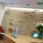 Otel Le Petit Duquesne *