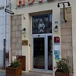 Le Petit Duquesne Otel