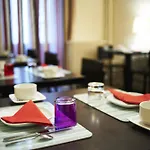 Otel Le Petit Duquesne Nantes