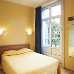 Le Petit Duquesne Otel Nantes