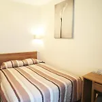 Le Petit Duquesne Otel