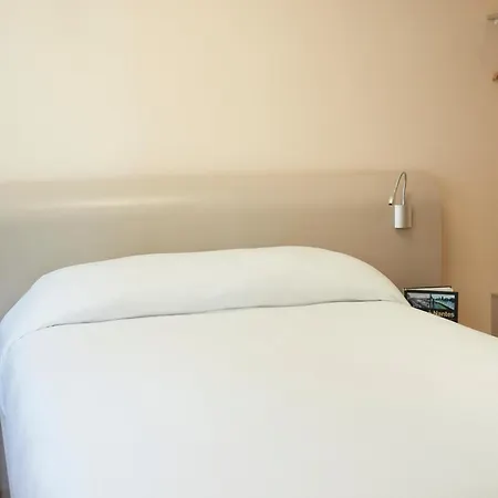 Hotel Le Petit Duquesne