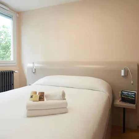 ル プチ デュケンヌ ホテル