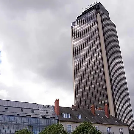 Le Petit Duquesne Hotel