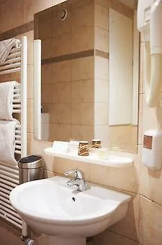 ル プチ デュケンヌ *