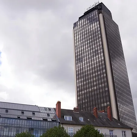 Le Petit Duquesne