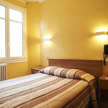 ホテル ル プチ デュケンヌ ナント