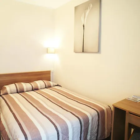 ル プチ デュケンヌ ホテル