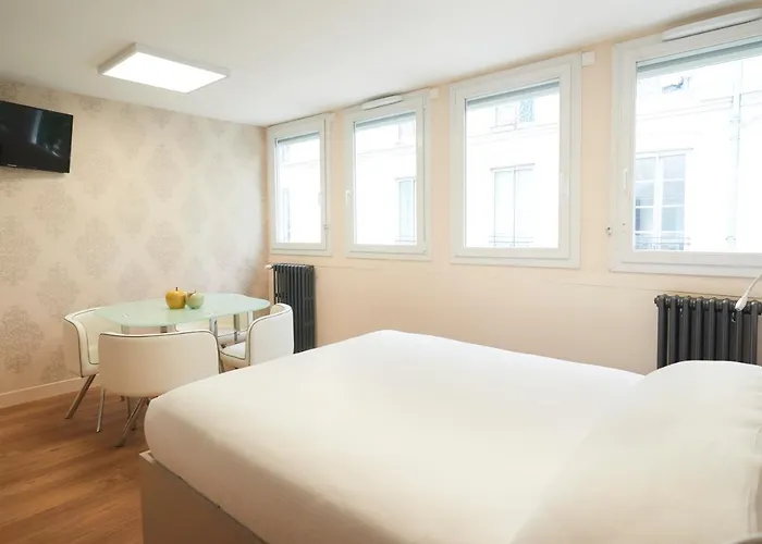 Hotel Le Petit Duquesne *